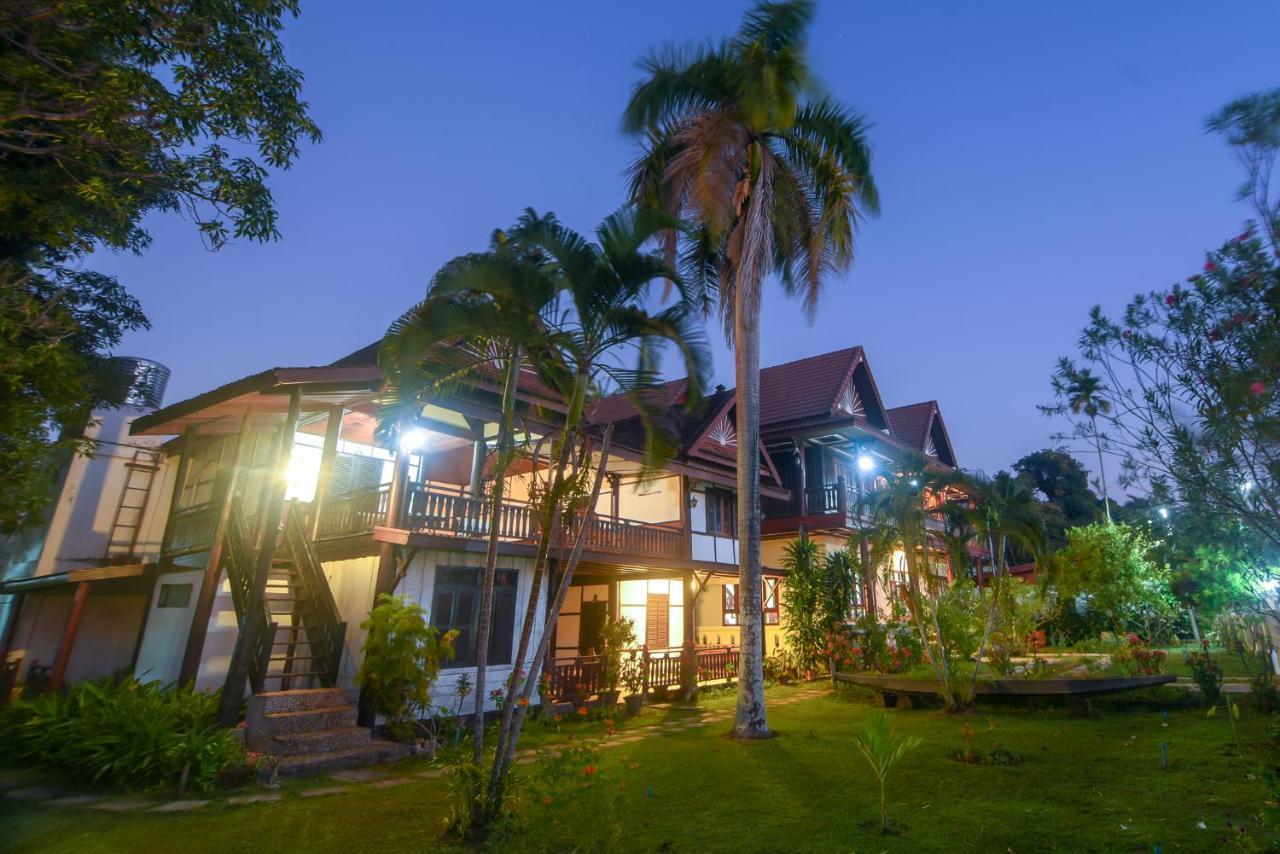 Kongmany Colonial House Hotel Muang Khong Exterior photo