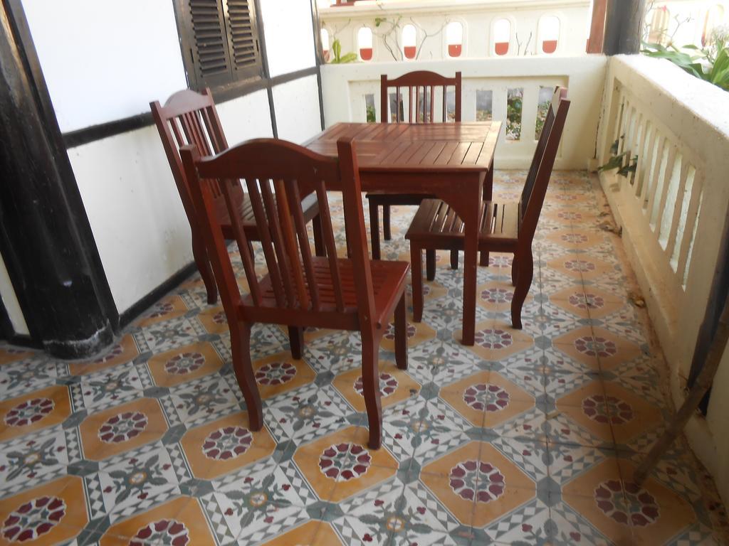 Kongmany Colonial House Hotel Muang Khong Exterior photo