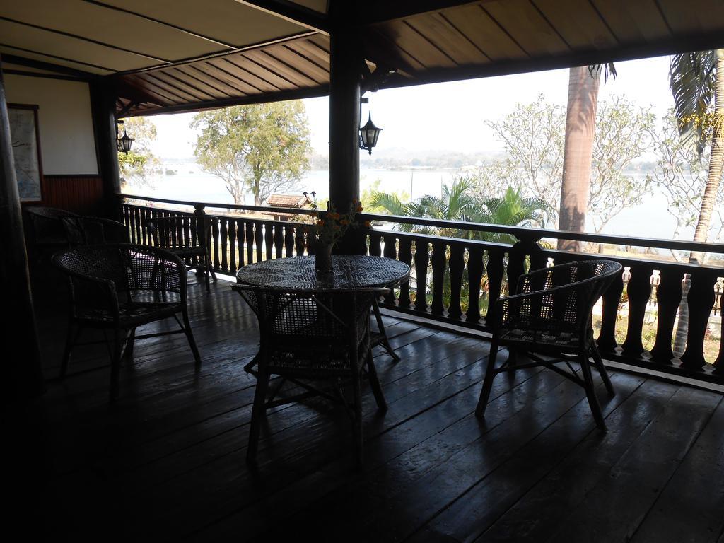 Kongmany Colonial House Hotel Muang Khong Exterior photo