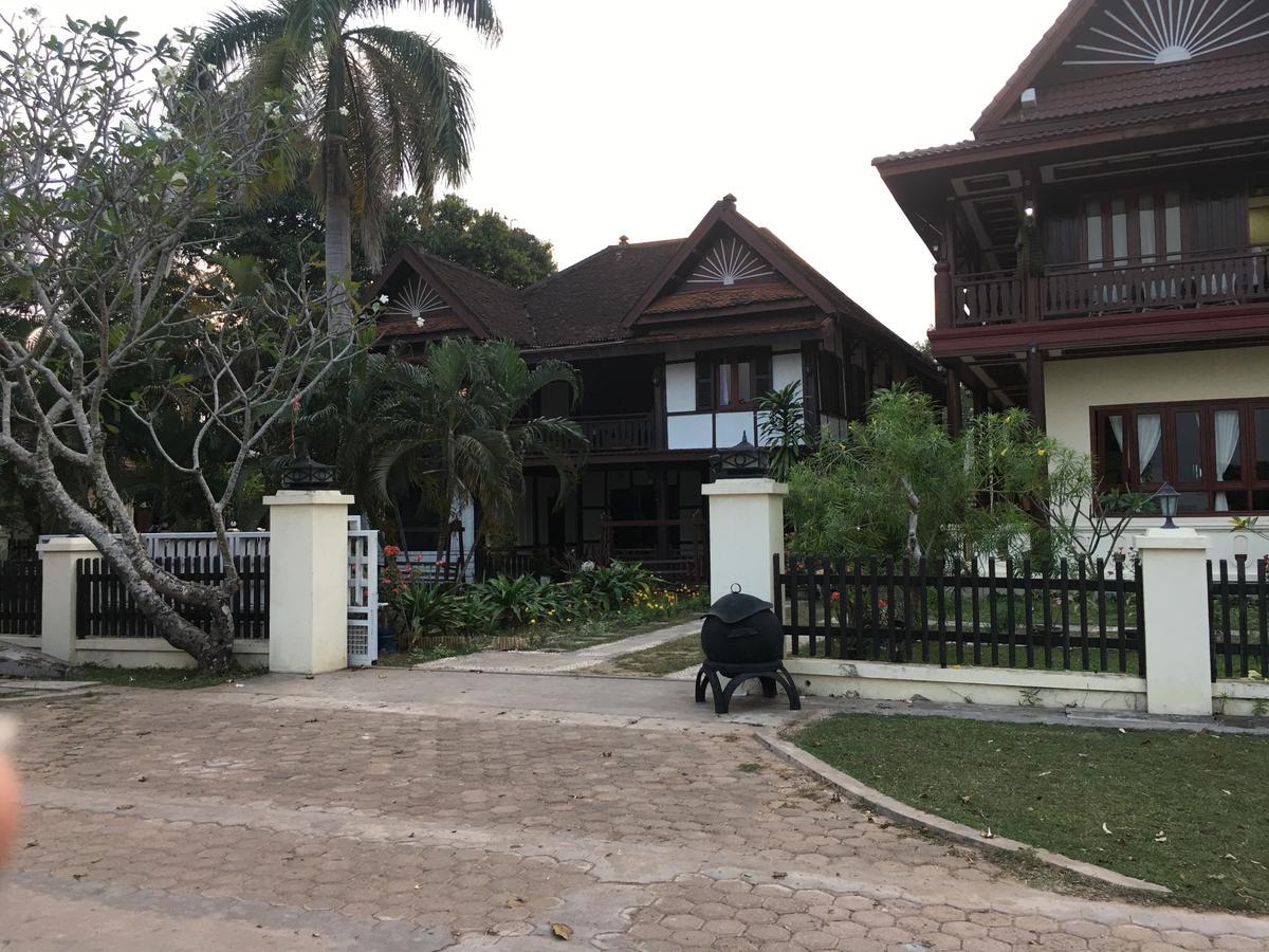 Kongmany Colonial House Hotel Muang Khong Exterior photo